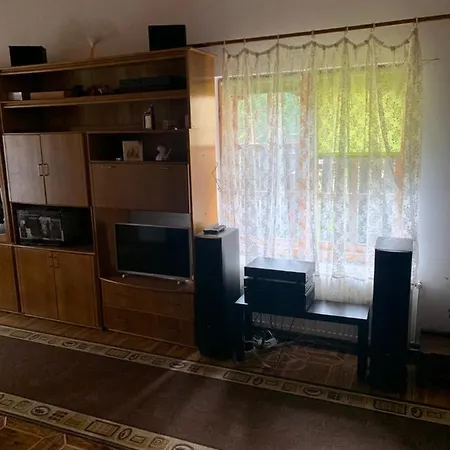 Dora, Locatie Superba Strada Grivitei 36 *